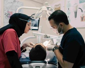 مدة شفاء زراعة الأسنان